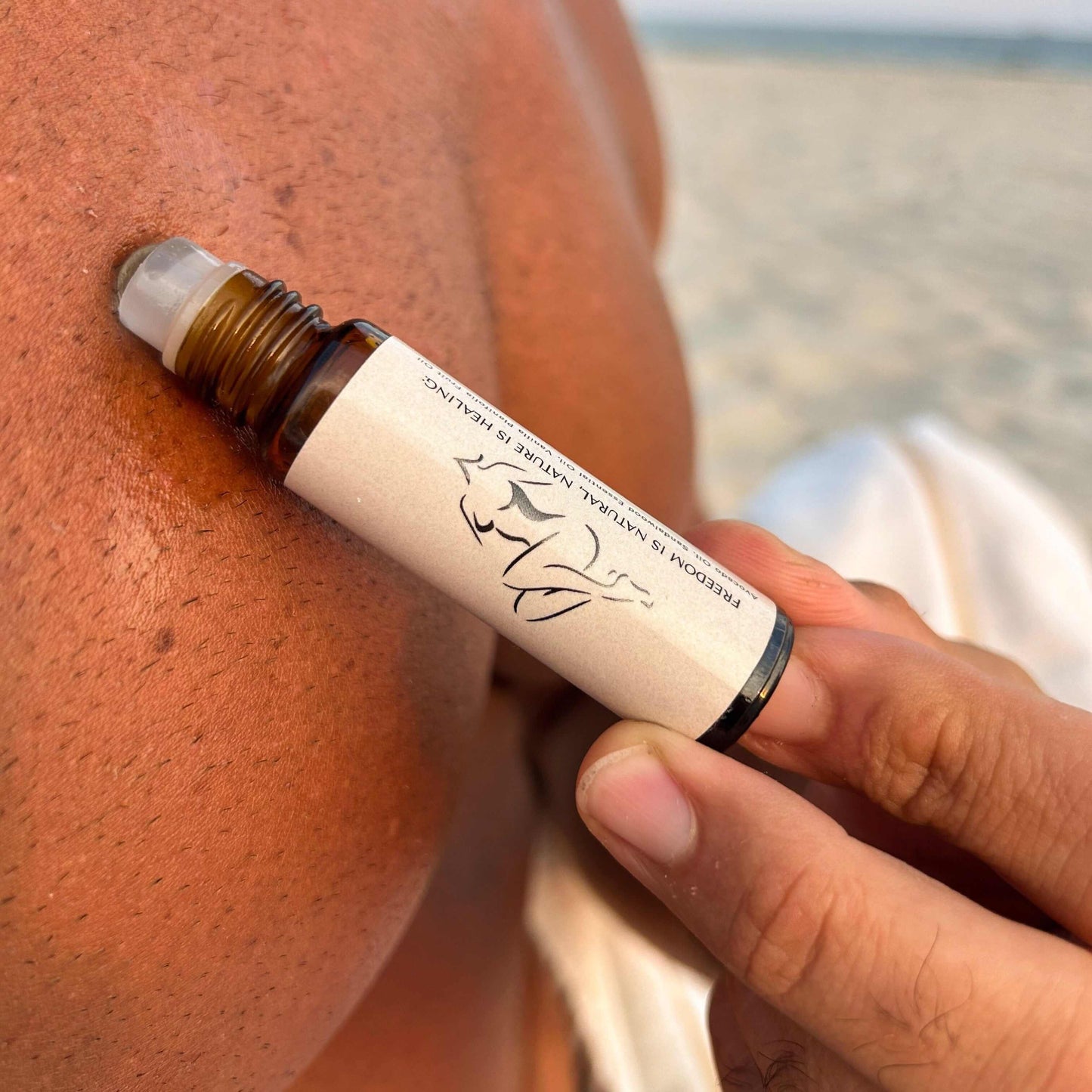 Plastic-free roll-on oil fragrance travel size Born To Be Free Bare Cashmere Essence Roll-On Oil