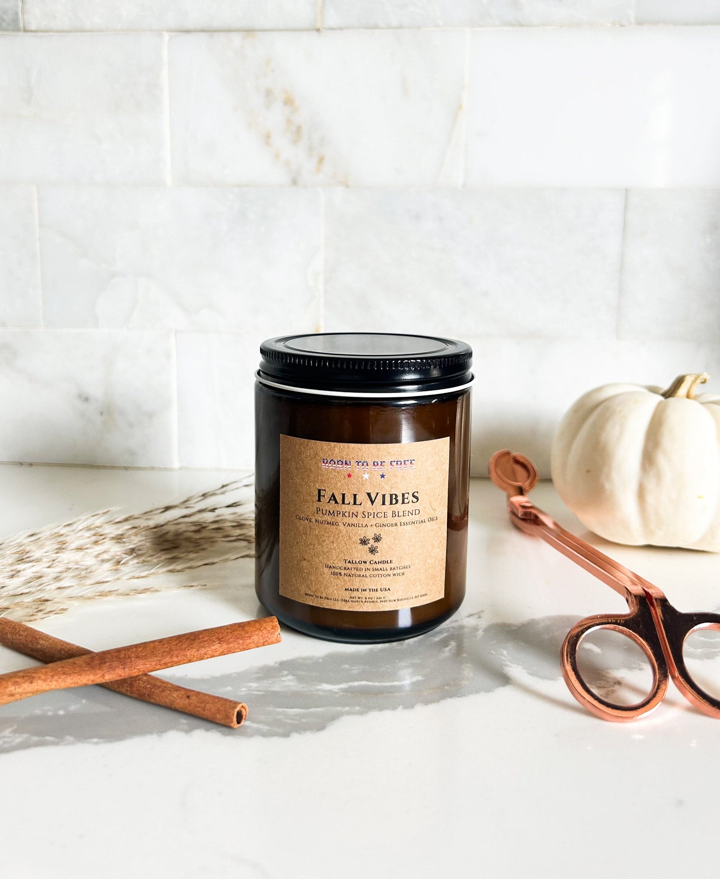 non toxic fall scented candle made with natural beeswax, tallow and essential oils